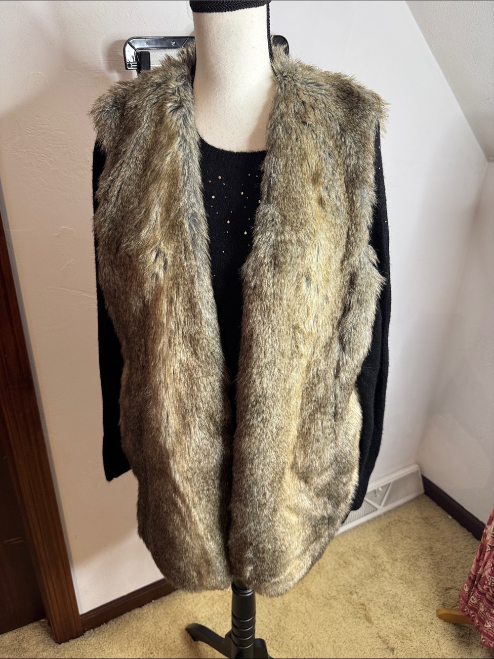New Look Faux Fur Taupe Vest - Stylish Layering Vest Size 18
